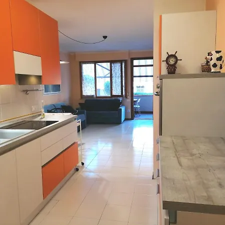 Lägenhet Con 2 Terrazze A 300 Mt Dal Centro