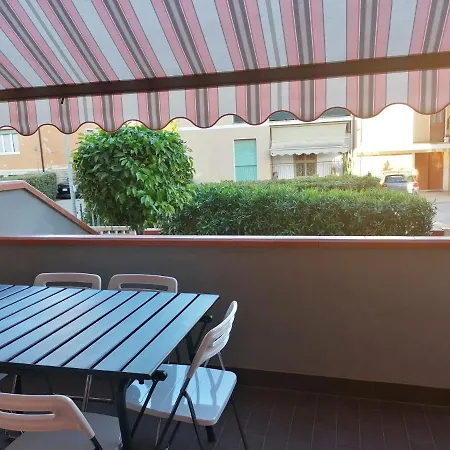 Lägenhet Con 2 Terrazze A 300 Mt Dal Centro Porto Azzurro