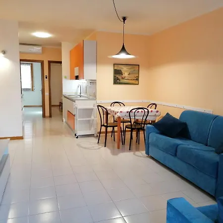 Con 2 Terrazze A 300 Mt Dal Centro Lägenhet