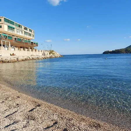 Con 2 Terrazze A 300 Mt Dal Centro Porto Azzurro