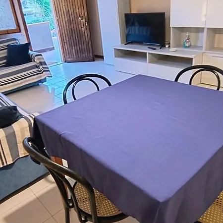 Lägenhet Con 2 Terrazze A 300 Mt Dal Centro Porto Azzurro